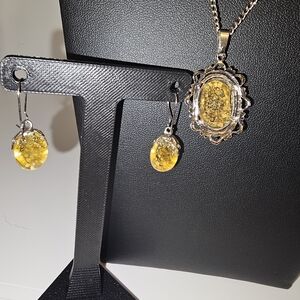 Elegant Jewelry Set with Yellow Accents